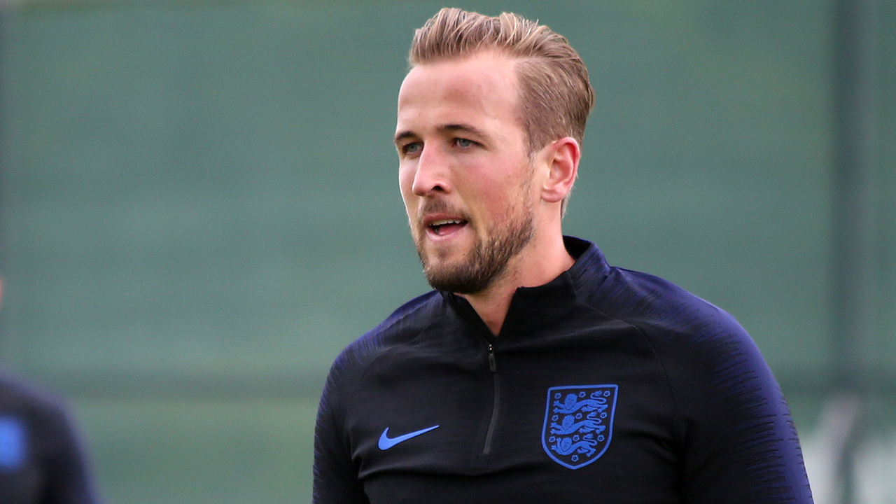Kane-double fører England forbi Kroatien i Gruppe L-åbner