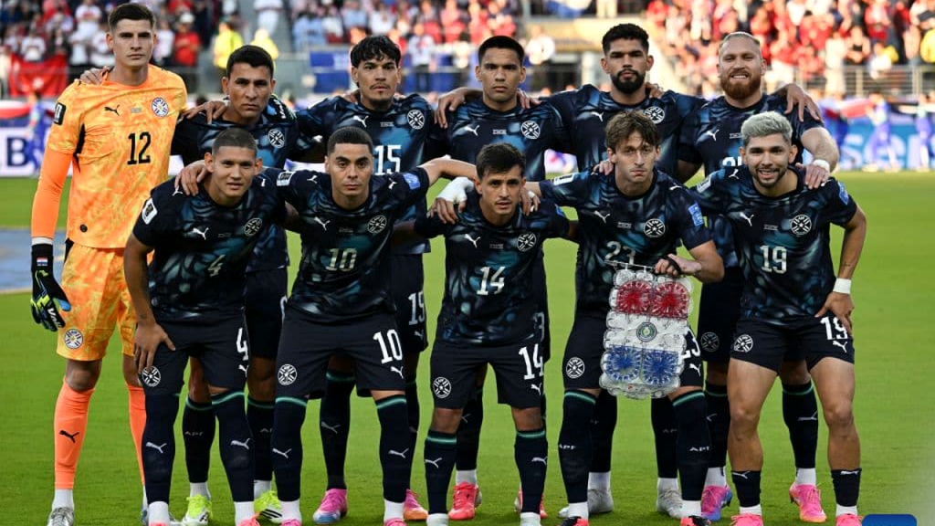 Paraguay met tien man schakelt Turkije uit na de treffer van Galarza na 65 seconden