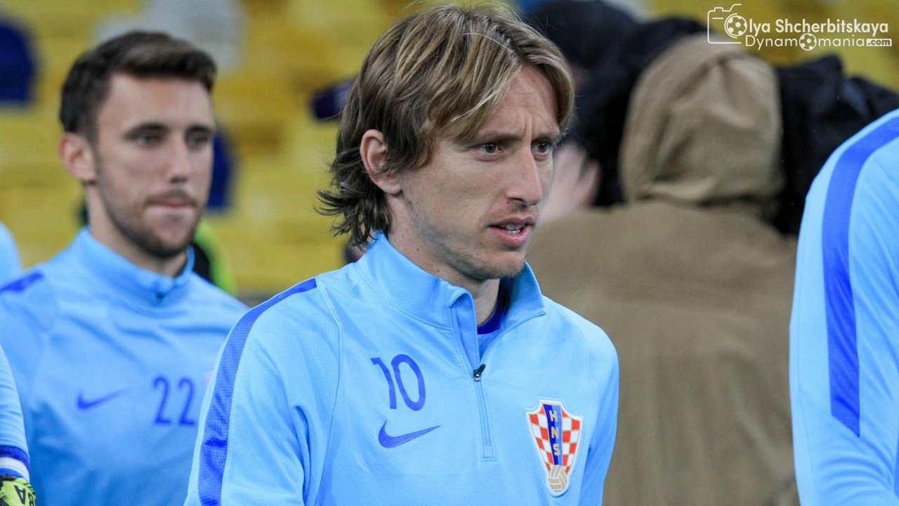 Luka Modric når 200 landskamper när Kroatien kämpar sig förbi Panama för att hålla sig vid liv