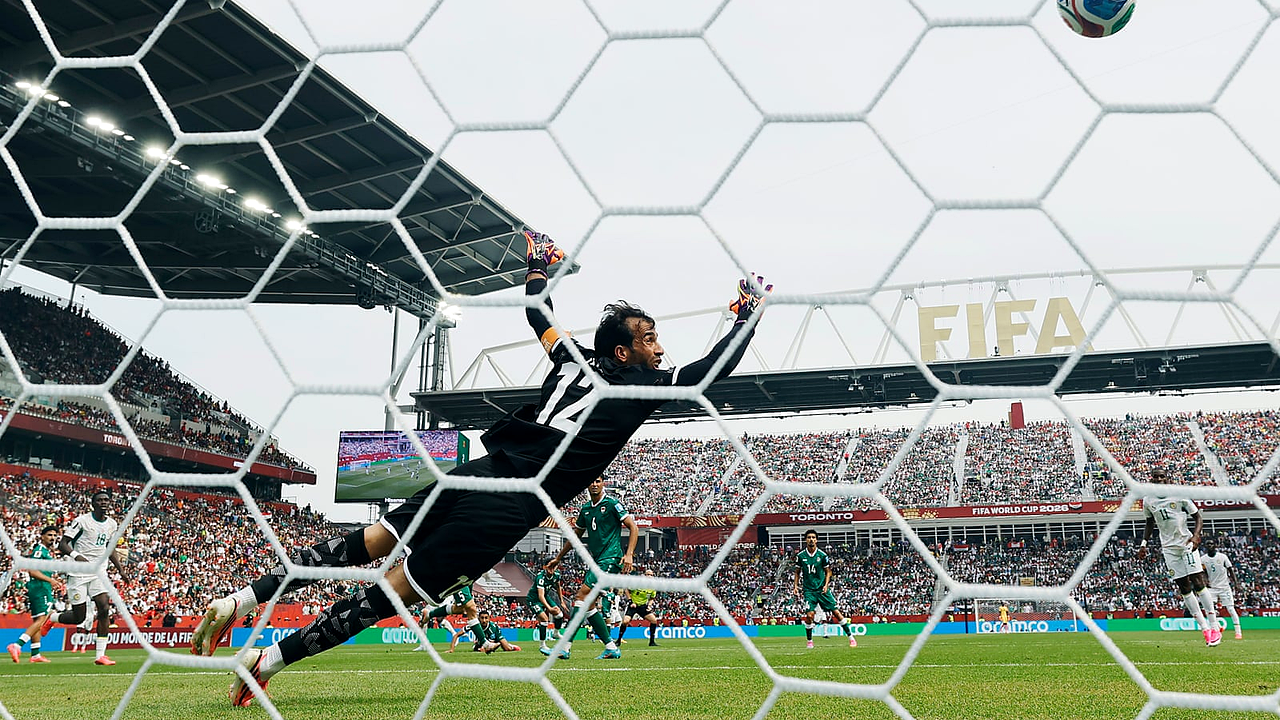 Senegal Put Iraq Under Immediate Survival Pressure in Group I bild 3