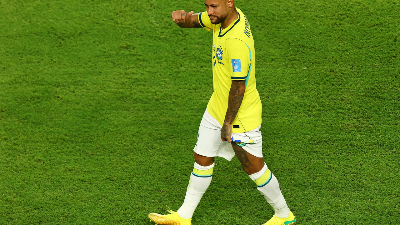 Favoritfeltet strammer til, mens Argentina, Brasilien, Spanien og Frankrig går videre til knockoutfasen