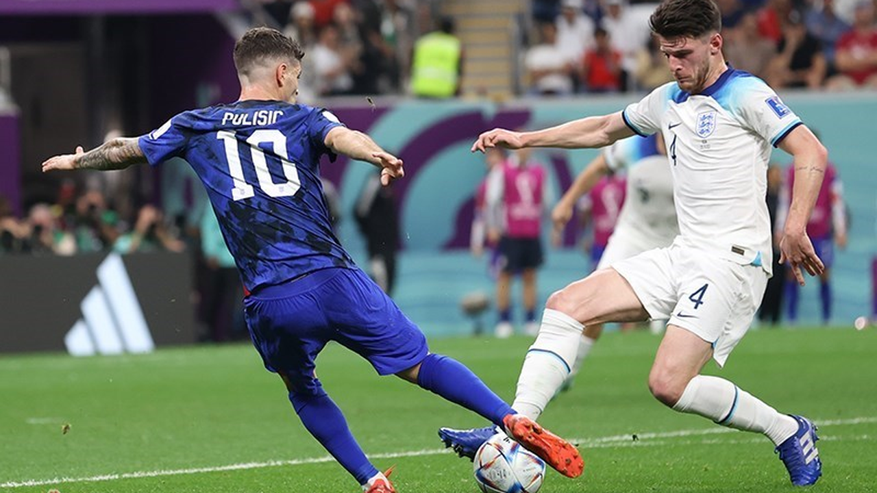 USA sætter tempoet i gruppe D, mens Balogun og Pulisic fører værternes anførsel