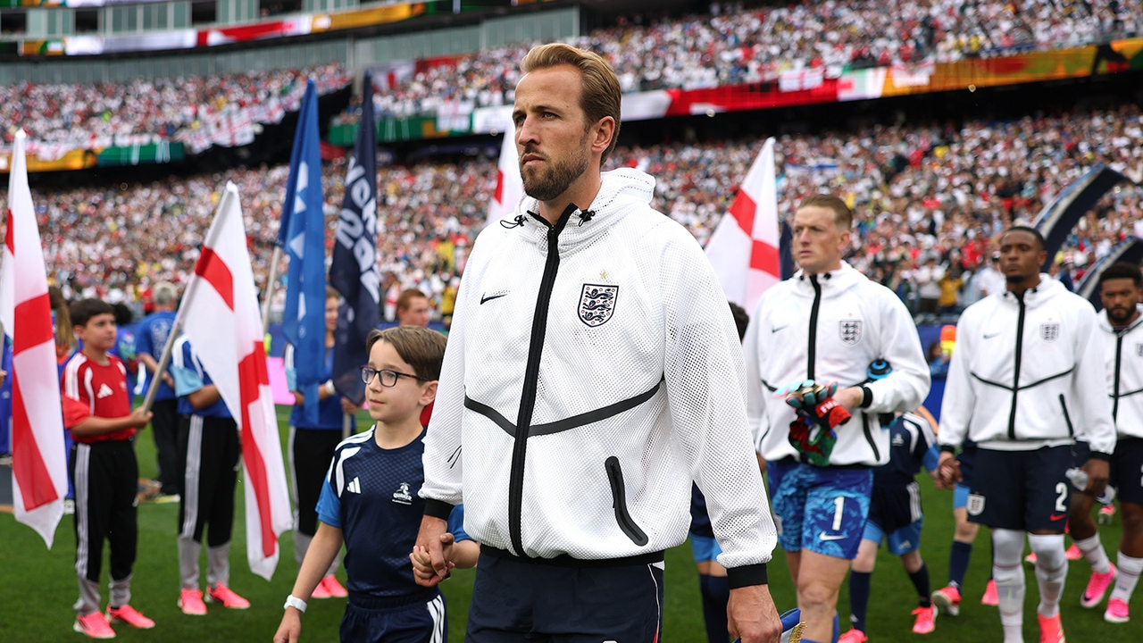 Harry Kane leder England ut på planen i VM 2026