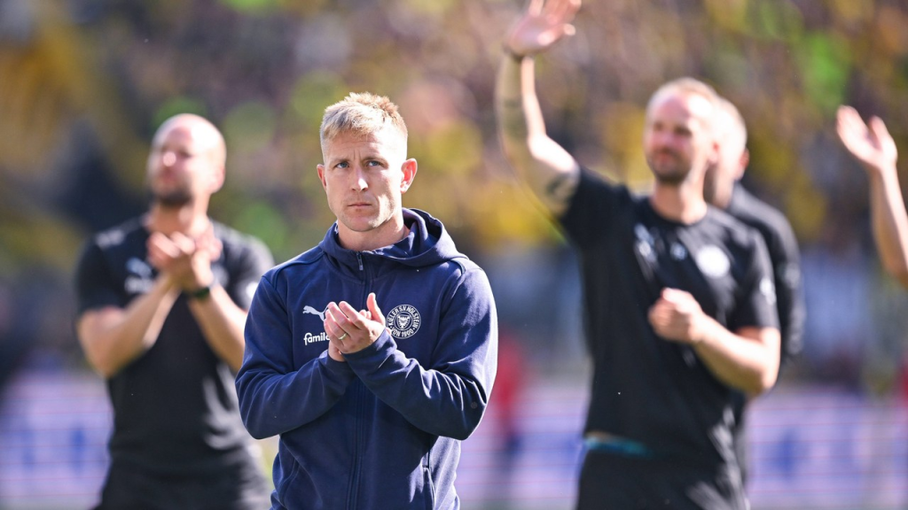 Lewis Holtby afslutter en tyveårig professionel karriere