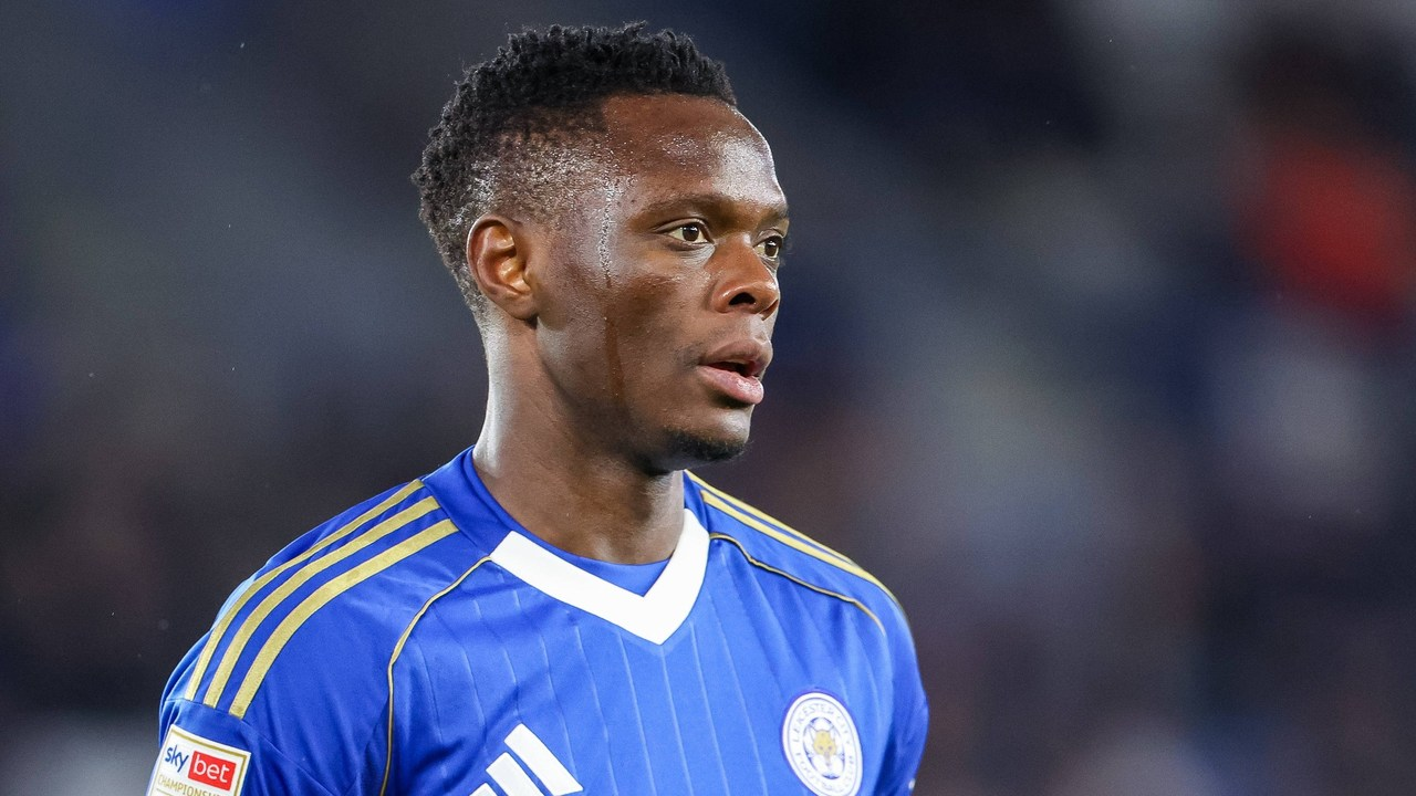 Patson Daka spiller i Leicester City-trøye