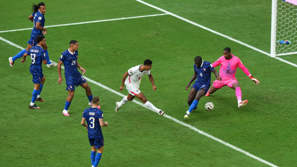 Bukayo Saka’s hattrick bærer England gennem en målrig bronzekamp mod Frankrig