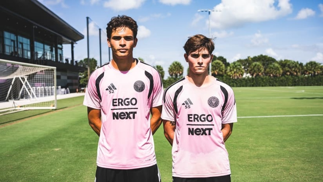 Inter Miami-spillere feirer sammen på banen
