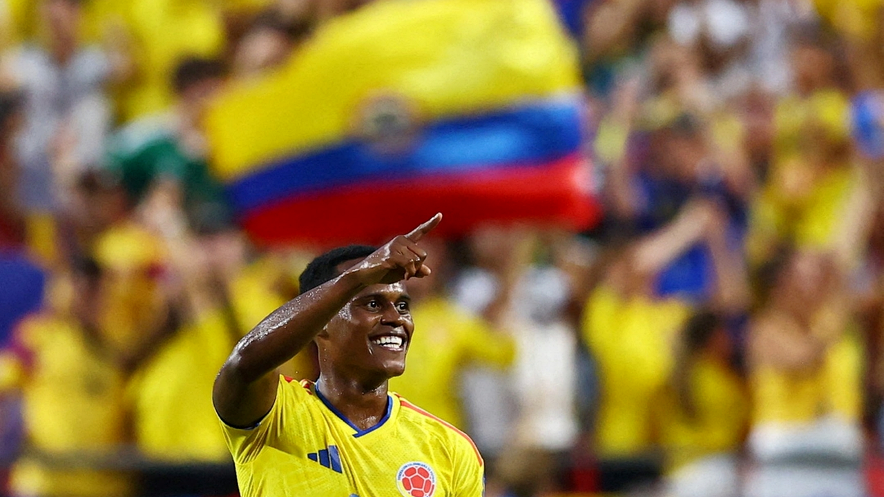 Colombia slår Ghana och Schweiz förbereder sig för en jämn match