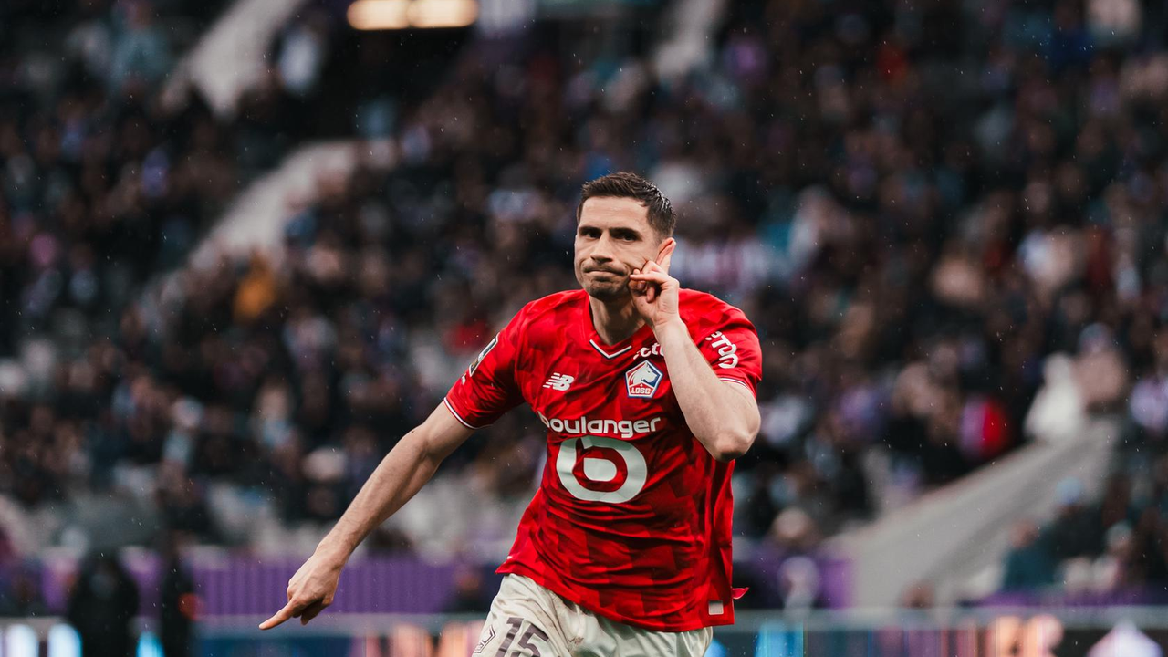 Thomas Meunier celebrando un gol con el Lille durante la temporada 2025-26
