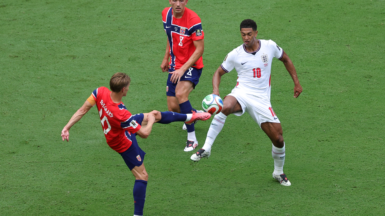 Jude Bellingham sous pression lors du quart de finale de l'Angleterre
