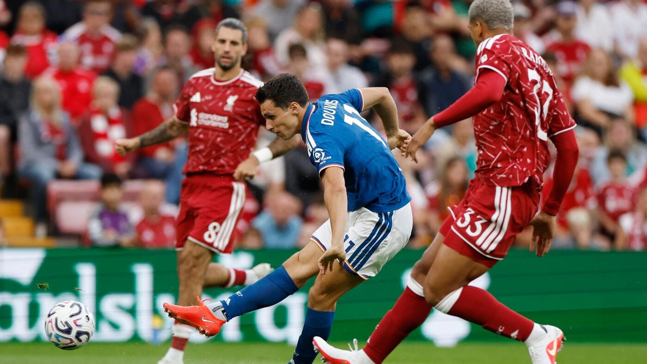 Liverpool slår Como 2-0 i sin siste forsesongskamp