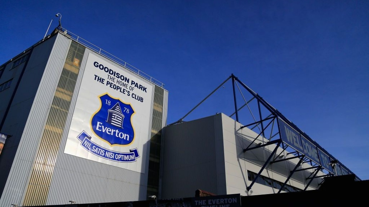 Goodison Park ligger ved siden af fodboldbanen