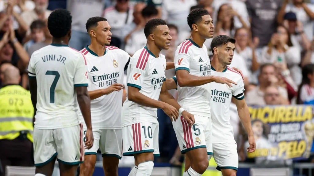 Real Madrid erzielt drei frühe Tore und beendet Malaga mit einem vierten