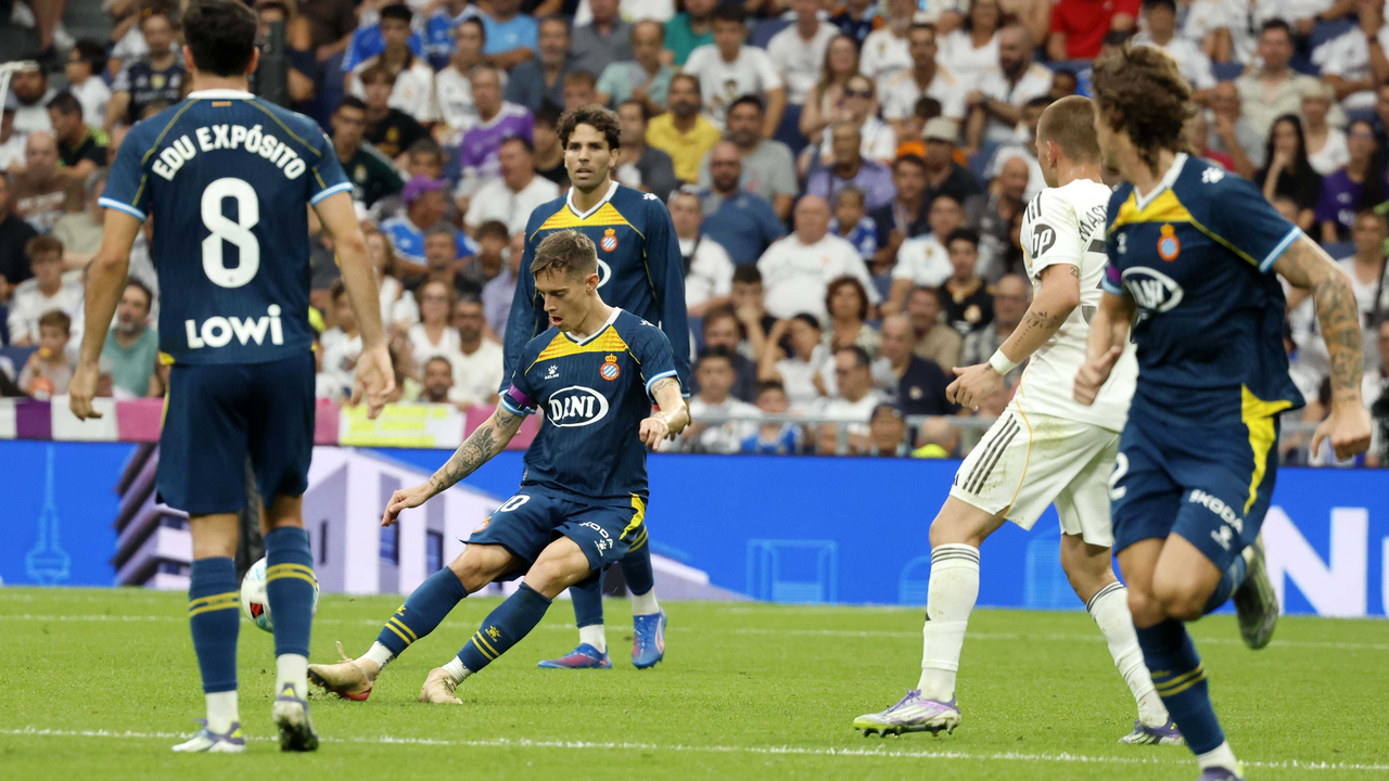 Real Madrid og Espanyol spillere under deres ligakamp