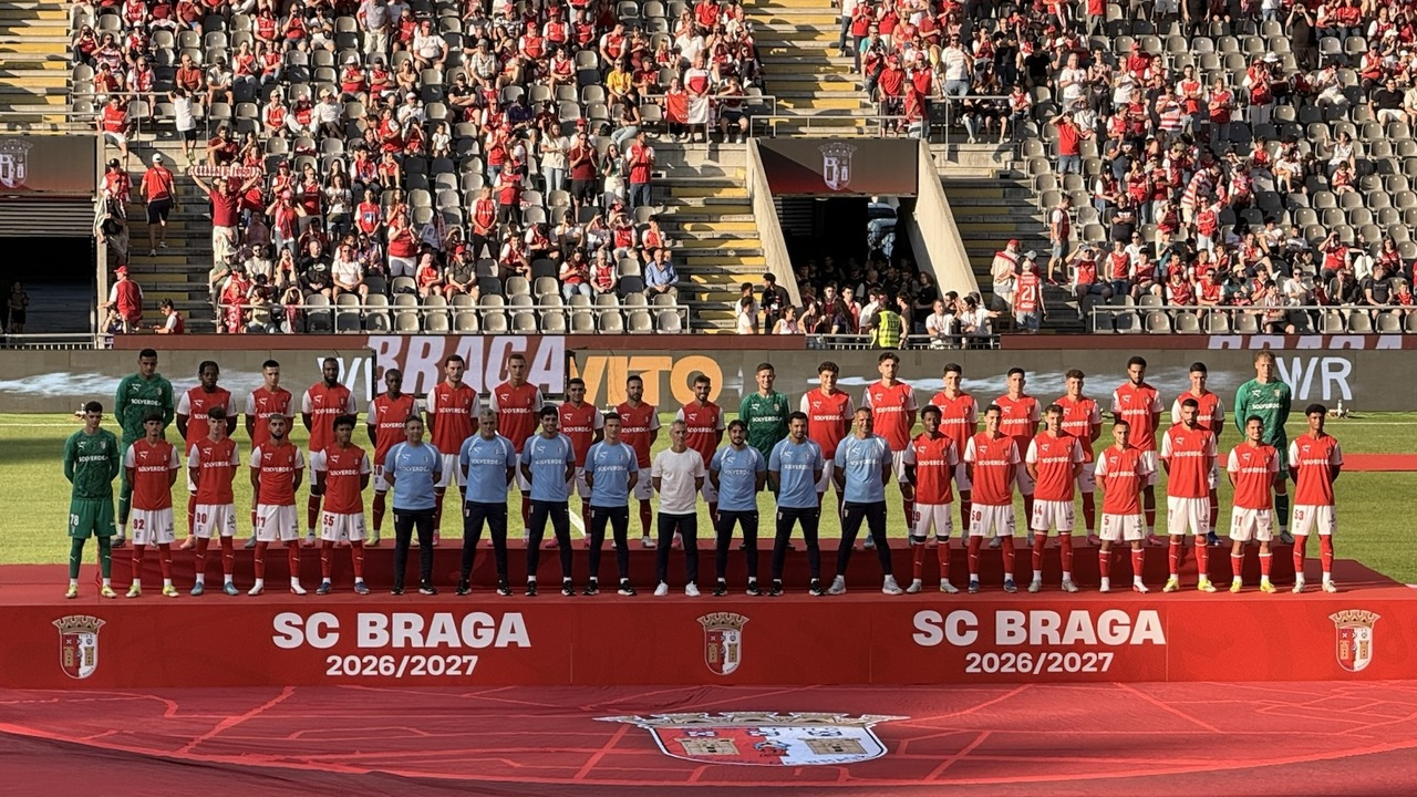 Braga-spillere poserer til deres holdfoto for 2026