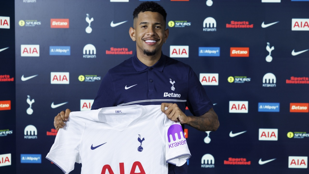Tottenham이 Manchester City에서 윙어 Savio를 영입
