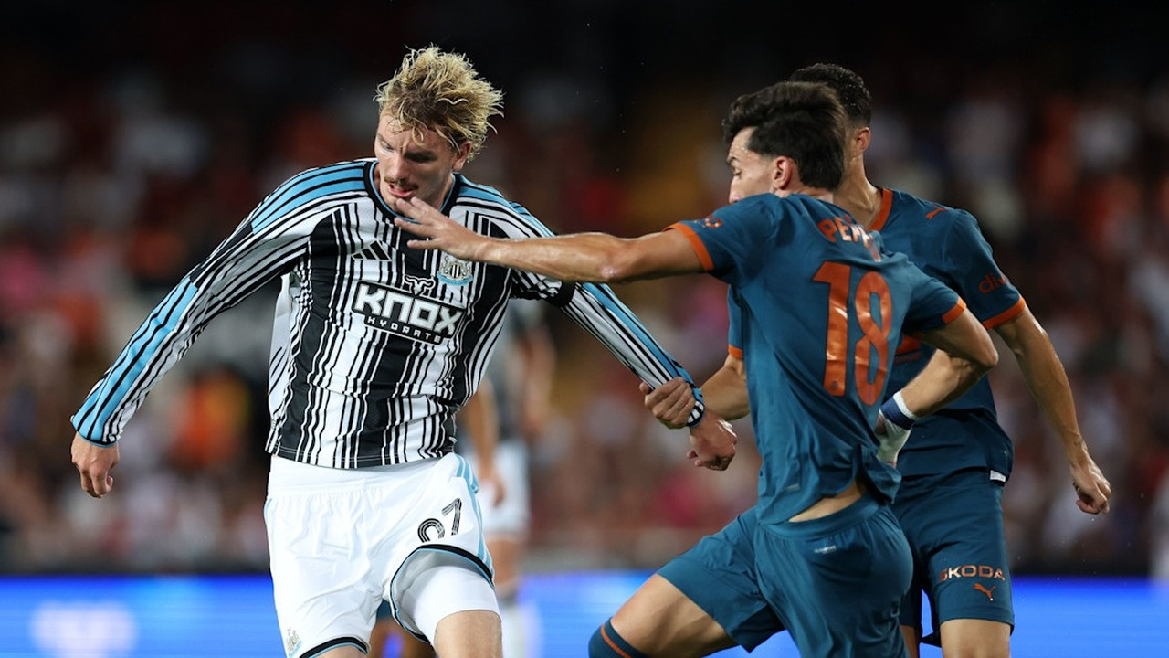 Yoane Wissa dubbel ger Newcastle en 2-1-vinst mot Valencia