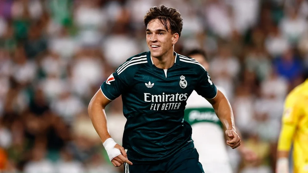 Carlos Espi scorer sent, da Real Madrid slår Elche 3-2
