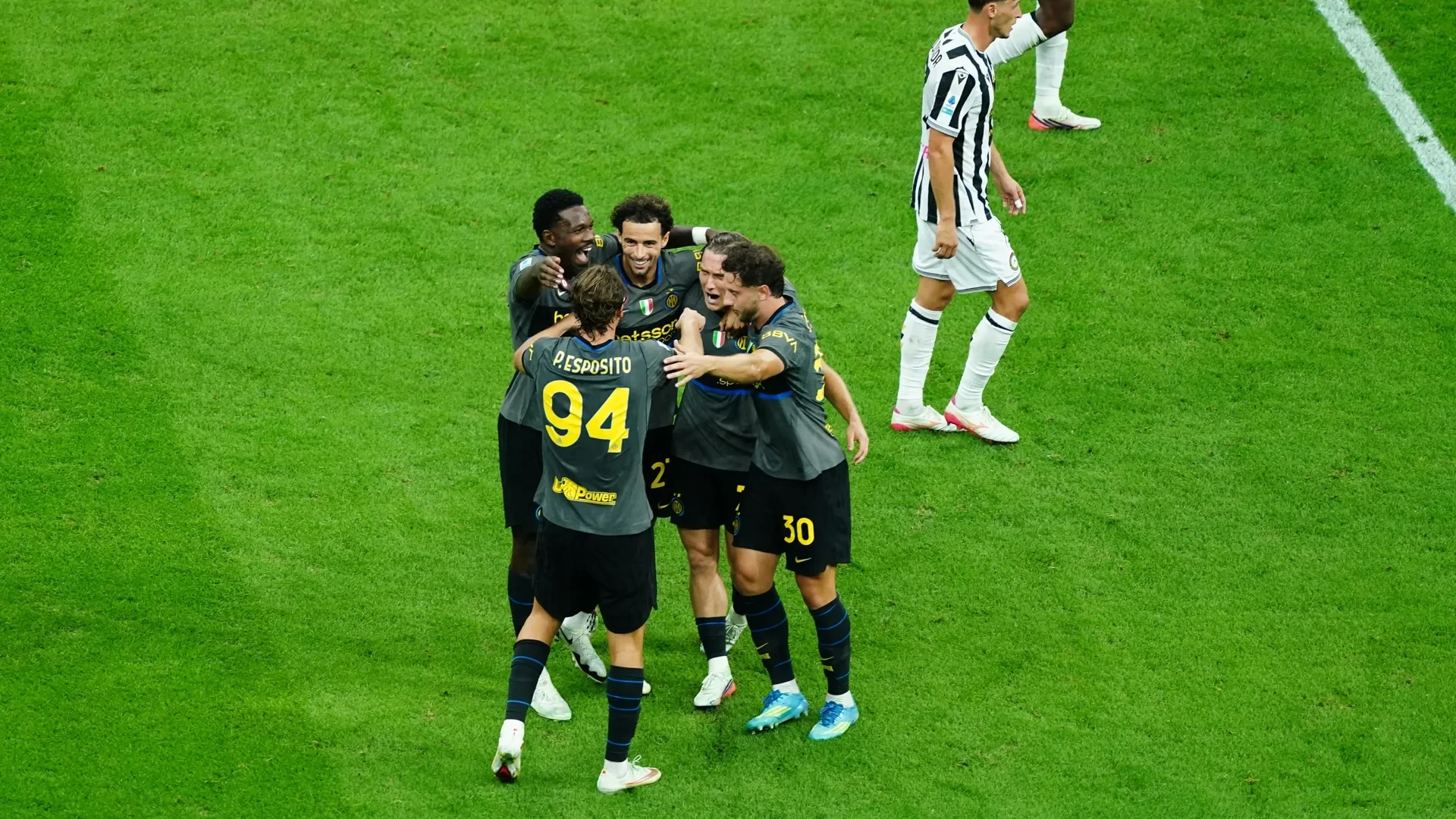 Inter vänder en svår start till en comeback med fem mål mot Udinese