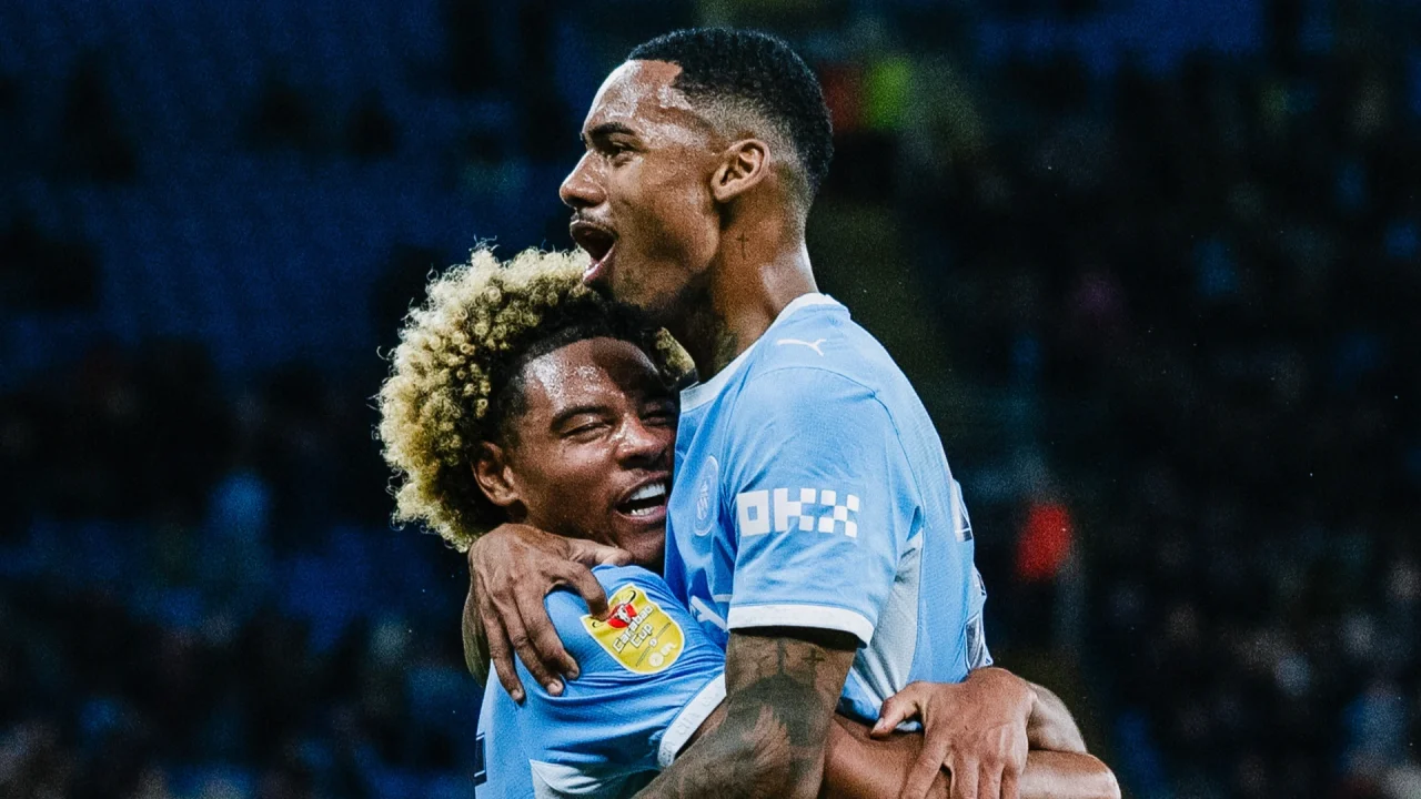 Manchester City marque cinq buts contre Norwich et transforme la rotation en contrôle