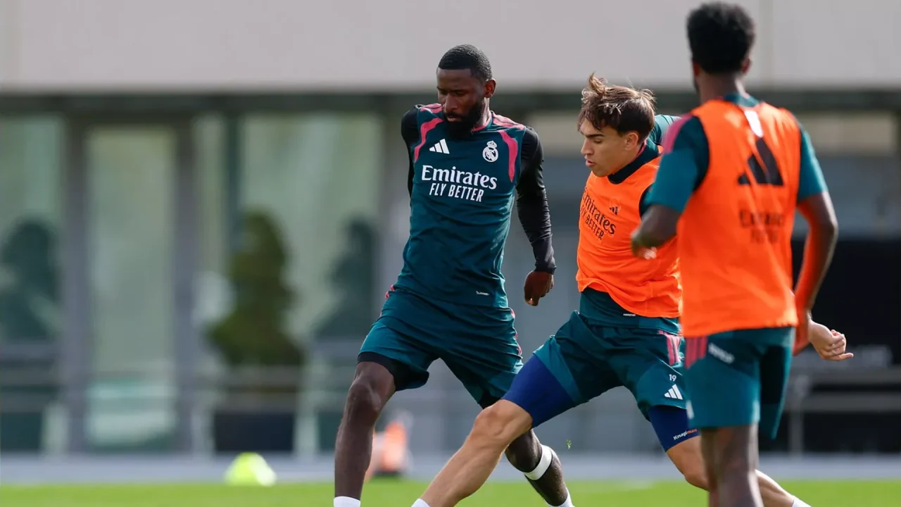 Real Madrid beginnt die Vorbereitung auf das Derby mit Regeneration und defensiver Pressingarbeit