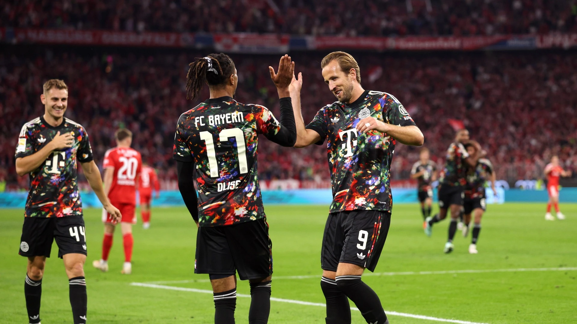 Bayern scorer syv mod Union, mens Kane når 100 Bundesliga-mål