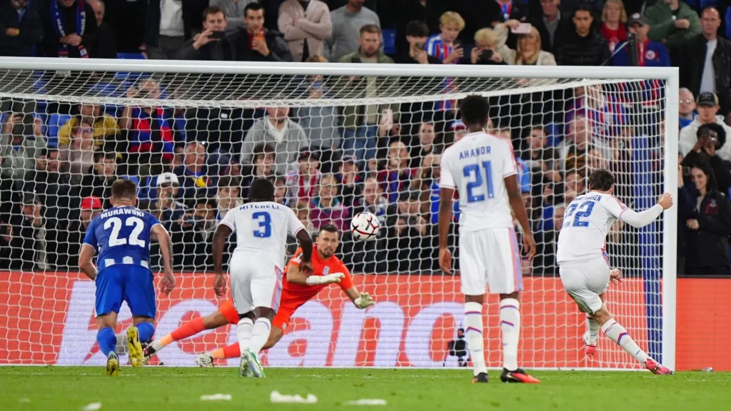Crystal Palace scorer fire i en overbevisende Europa League-start mod Lech Poznan
