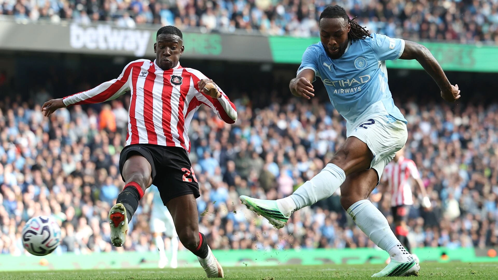El Manchester City supera al Sunderland por 5-3 y mantiene un inicio de liga perfecto