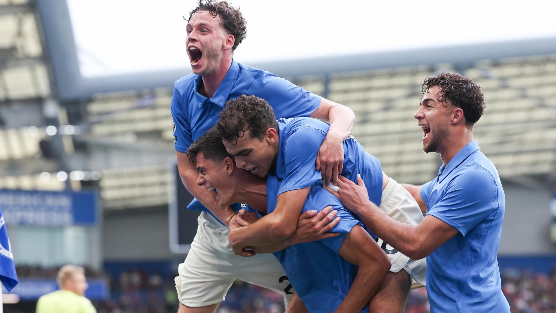 Brighton brise le début parfait d'Arsenal avec une victoire 3-0 bâtie sur des attaques rapides