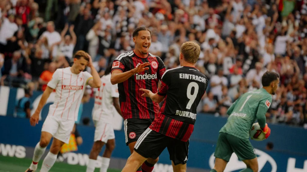 Freiburg svarer igen to gange og sikrer 2-2 i Eintracht Frankfurt