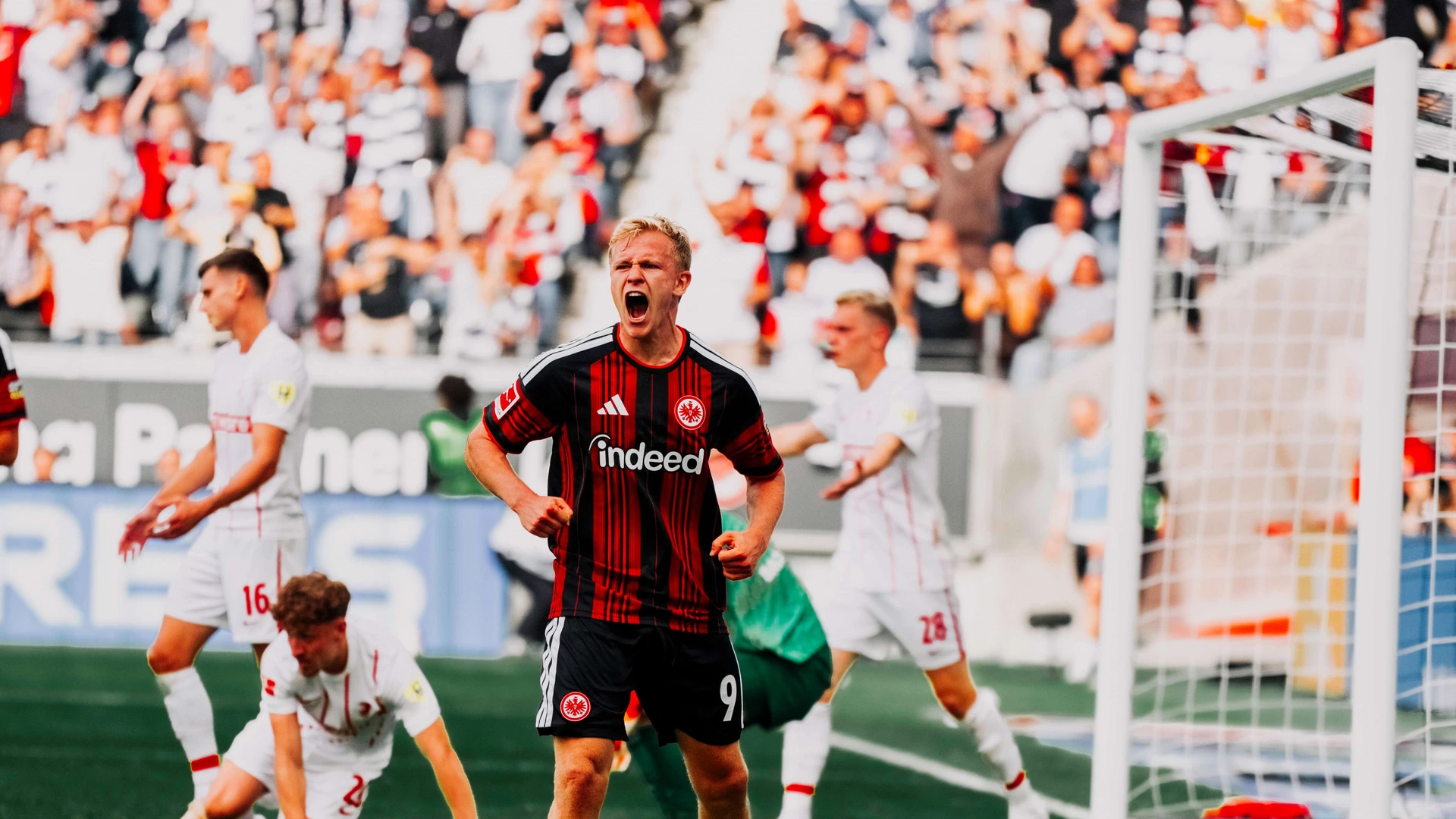 Freiburg svarer igen to gange og sikrer 2-2 i Eintracht Frankfurt