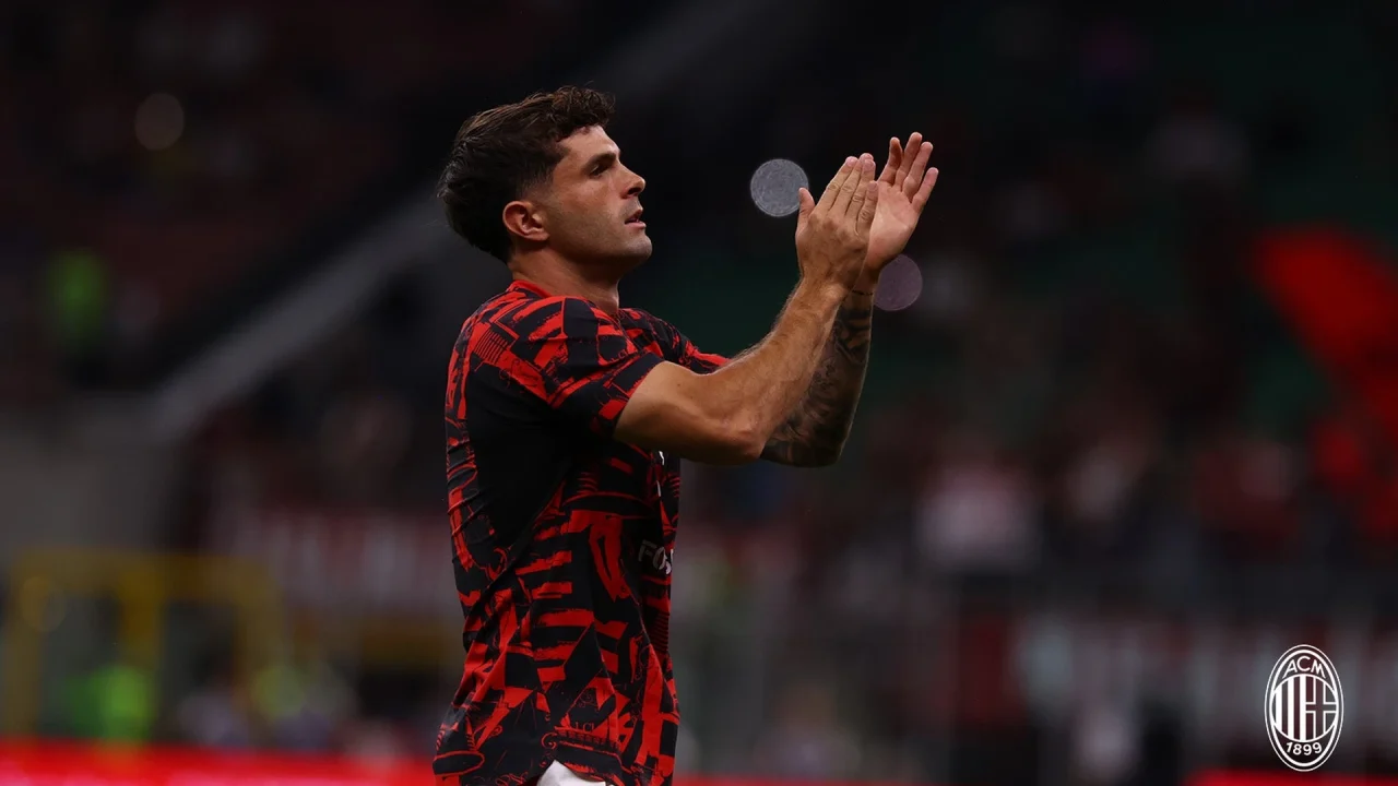 AC Milan slår Lecce 3-0, mens Pulisic, Rabiot og Moreira deler målene