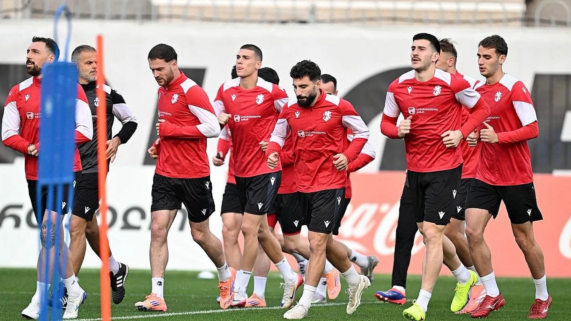 Shea Charles bezorgt Noord-Ierland een 1-0 overwinning in de Nations League op Georgië in de blessuretijd