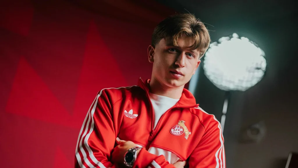El Colonia ficha a Mikey Moore tras su temporada de siete goles en el Rangers
